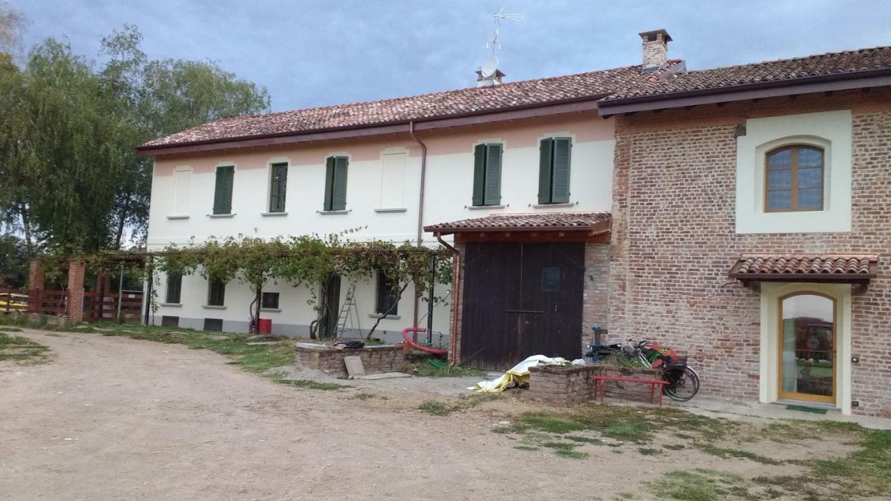 Agriturismo Cascina Poscallone Абиатеграсо Екстериор снимка